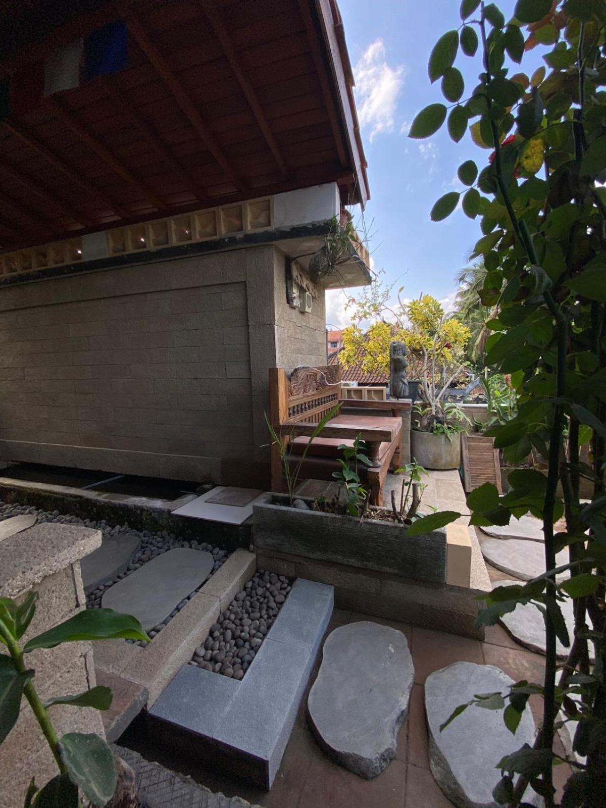 ホテル オジェック ホーム ステイ ウブド 部屋 写真